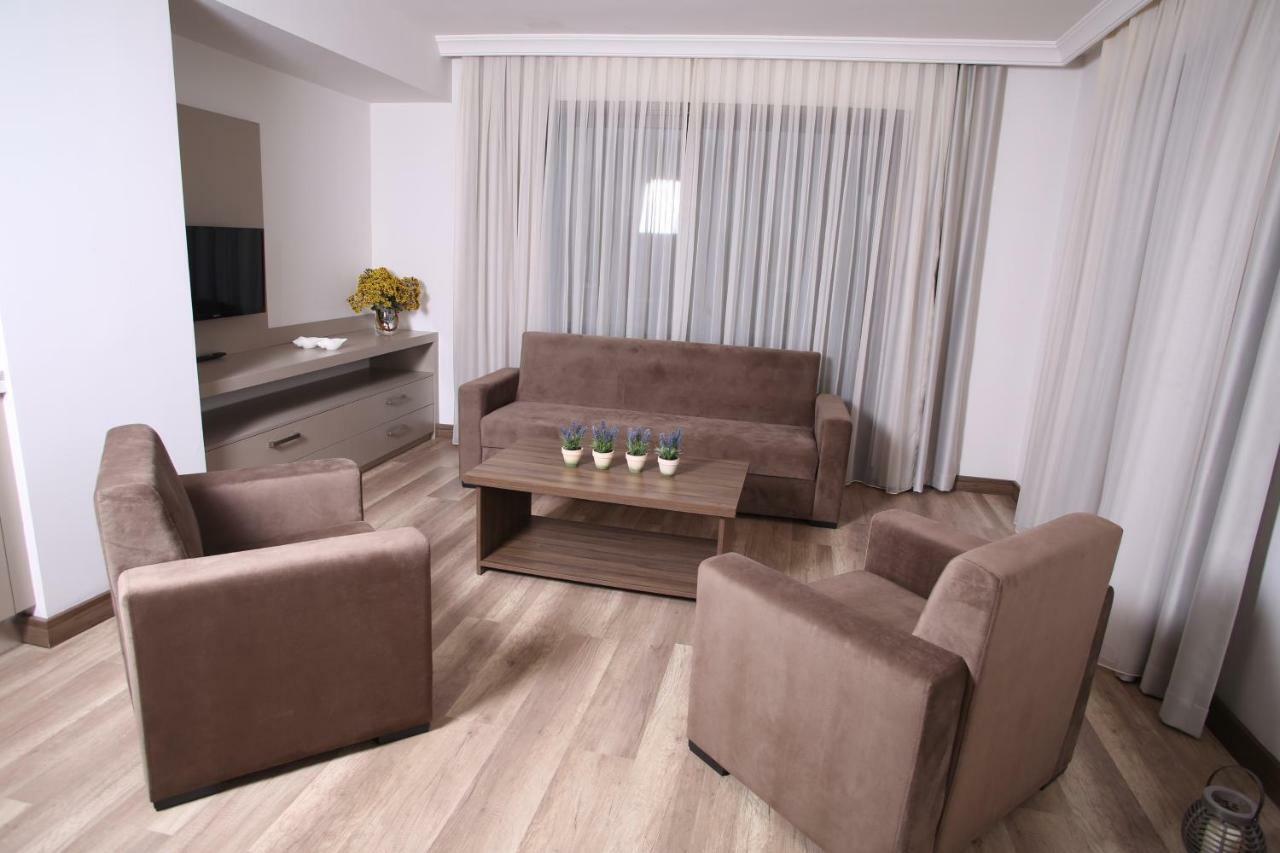 Lavanta Residence ไคริเนีย ภายนอก รูปภาพ